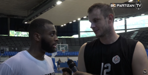 POZITIVNA ENERGIJA VLADA U PARTIZANU: Novica je davao intervju, a onda je ‘uleteo’ Kodi i svojom izjavom oduševio sve! (VIDEO)