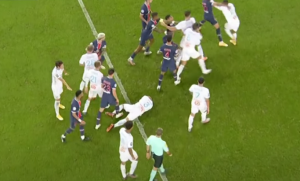 PAPRENE KAZNE ZBOG TUČE: Fudbaleri PSŽ-a i Marseja žestoko kažnjeni – Nejmar je imao sreće, dok je Kurzava izvukao najdeblji kraj!