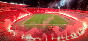 ‘VETAR U LEĐA’ PRED ODLAZAK NA KIPAR: Delije velikom bakljadom iznenadile svoje ljubimce pred susret sa Araratom! (VIDEO)