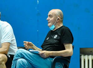 ‘IMAO JE KLJUČEVE OD NAŠIH STANOVA’: Miljenik Partizanovih navijača otkrio koje metode je Vujošević koristio dok je bio trener crno-belih!