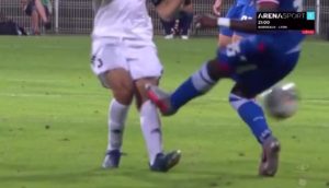 UŽASAN START SANOGA: Zvezdin vezista ‘polomio’ kapitena Čukaričkog i dobio samo žuti karton! (VIDEO)