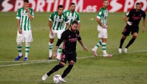 REAL POSLE PREOKRETA SAVLADAO BETIS: Luka Jović iznudio crveni karton, Madriđani sa ‘kreča’ došli do pobede (VIDEO)