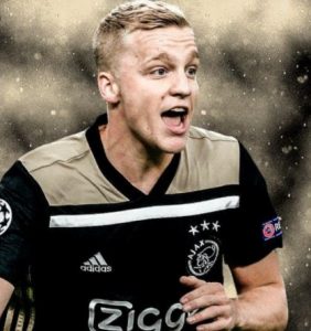 JUNAJTED SE ZVANIČNO POJAČAO: Doskorašnji fudbaler Ajaksa potpisao za ‘crvene đavole’ (FOTO)