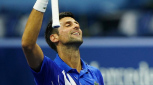 TOTALNI ŠOK U NJUJORKU: Đoković diskvalifikovan sa turnira jer je lopticom slučajno pogodio pomoćnog sudiju (VIDEO)