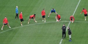 ‘ORLOVI’ ODRADILI TRENING: Tumbaković odgovarao na pitanja o spremnosti Srbije, a govorio je i o Rusiji (VIDEO)