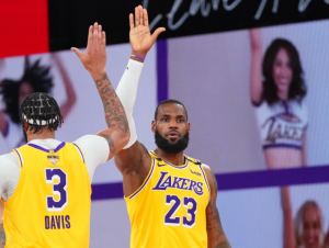 POLUVREME IM JE BILO DOVOLJNO: Lebron i Dejvis ‘uništili’ Majami i poveli 1:0! (VIDEO)