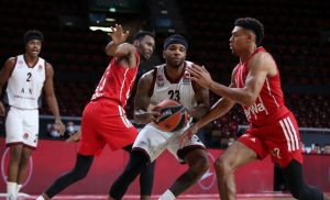 TRINKIJERIJEV BAJERN PORAŽEN U DRAMI: Armani trojkom Šildsa došao do prvog trijumfa u Evroligi (VIDEO)