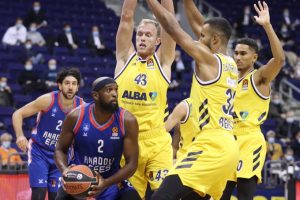 EFES KONAČNO DOŠAO DO POBEDE U EVROLIGI: Micić dabl-dablom predvodio tursku ekipu (VIDEO)