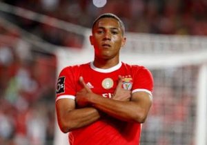 MURINJO KONAČNO NAŠAO NAPADAČA: Evo ko stiže u pomoć Hariju Kejnu!