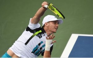 KECMANOVIĆ U OSMINI FINALA: Srpski teniser savladao Kukuškina u Sankt Petersburgu