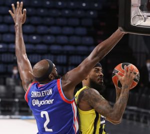 FENERU PRIPAO TURSKI DERBI: Kokoškov upisao drugu pobedu u Evroligi, slaba partija Micića (VIDEO)