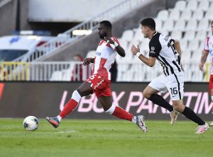 OVO NISTE VIDELI NA TV-u: Slika o kojoj bruji cela Srbija – pogledajte šta je Sanogo uradio nakon crvenog kartona! (FOTO)