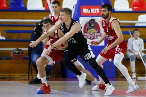 POZNATO JE KADA ĆE SE JARAMAZ I MOZLI VRATITI NA TEREN: Doktor crno-belih otkrio kakvo je stanje povređenih igrača!