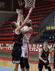 RAŠKO KATIĆ DOMINIRA: Nekadašnji centar Partizana i Zvezde predvodi Radnički u KLS-u!