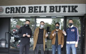 PARTIZAN JE POČEO SA PRODAJOM SEZONSKIH ULAZNICA: Pogledajte koji su sve fudbaleri posetili šop u Humskoj! (FOTO) (VIDEO)