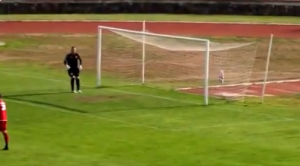 NOVO KOLO, NOVA KOMEDIJA: Još jedan komičan gol na srpskim terenima – evo zbog čega ne treba vraćati loptu golmanu! (VIDEO)