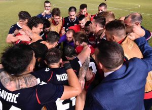 ZVEZDU DOČEKALI NAVIJAČI U NEMAČKOJ: Velika podrška pred utakmicu sa Hofenhajmom (VIDEO)