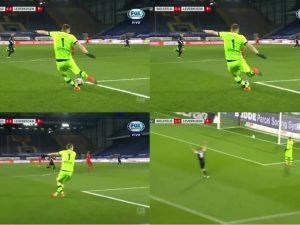 JEDAN OD NAJLUĐIH AUTOGOLOVA IKAD ZABELEŽEN U BUNDESLIGI: Golman Leverkuzena se pošteno obrukao, svi mu se smeju zbog ovog poteza (VIDEO)