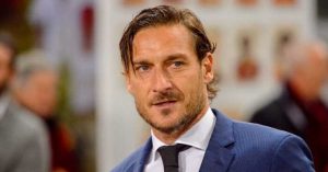 NJEGOV OTAC JE ODBIO, ALI ON NIJE: Sin Frančeska Totija preselio se u Madird! (FOTO)