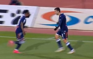 DEFANZIVAC CRVENO-BELIH POKAZAO SJAJAN OSEĆAJ ZA GOL: Zvezda vodi u Novom Sadu zahvaljujući majstoriji Milana Gajića! (VIDEO)