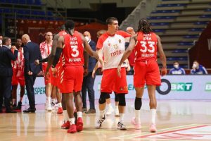 RADONJIĆ STIGAO I ODMAH MU URUČIO OTKAZ: Centar od kog se mnogo očekivalo ostao je bez kluba! (VIDEO)