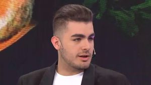 ‘MAJKA MI JE NA SAMRTI REKLA DA JE MARADONA MOJ OTAC’: Tinejdžer traži da se otkopa grob tek sahranjenog ‘El Pibea’! (VIDEO)