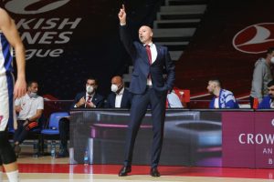 SAŠA OBRADOVIĆ NAKON POBEDE NAD VALENSIJOM: ‘Vidi se da rastemo’