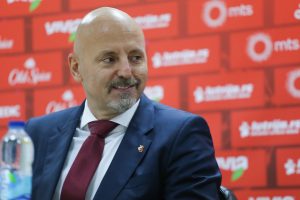 OBRADOVIĆ HOĆE NA KLUPU SRBIJE: Legenda istakla kandidaturu za mesto Pešićevog naslednika! (FOTO)