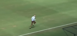 ĐUROVSKI U STILU JUSEINA BOLTA: Snimak koji je postao hit na internetu – da li je ovo najluđa trenerska proslava?! (VIDEO)