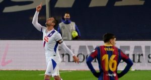 DMITROVIĆ SAVLADAN, ALI NE I PORAŽEN! Eibar odoleo Barseloni! (VIDEO)