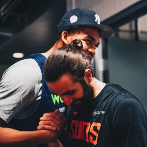 TRAGEDIJA ZADESILA NBA IGRAČA: Korona mu odnela živote šest članova porodice!