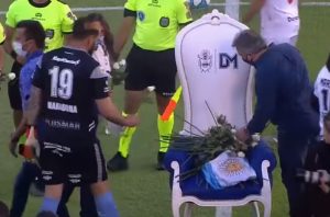 EMOTIVAN OPROŠTAJ OD MARADONE: Stolica na centru, ćerke u suzama, Himnazija se oprostila od Dijega (VIDEO)