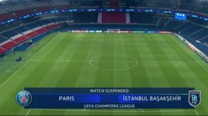 ŠOK U PARIZU: Sudija Pjer Veba nazvao ‘crnim tipom’, utakmica PREKINUTA! (VIDEO)