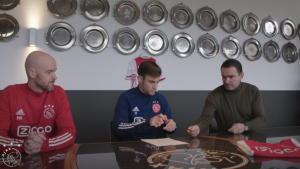 ODLIČNE VESTI ZA AJAKS I TADIĆA: Sjajni levi bek produžio ugovor!