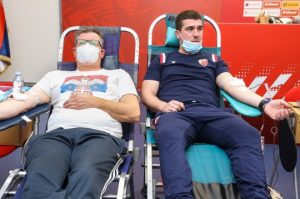 ‘CRVENO-BELA KRV’ PONOVO USPELA: Zvezdaši pokazali veliko srce i prikupili 584 jedinica krvi!