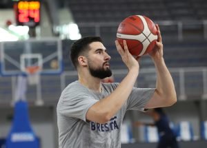 BIVŠI IGRAČ CRVENE ZVEZDE IMA NOVI KLUB: Centar karijeru nastavlja u Rusiji! (VIDEO)