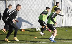 SVE PRŠTI NA PRIPREMAMA: Nakon slobodnog popodneva, crno-beli ponovo na terenu – ‘Radimo dobro!’