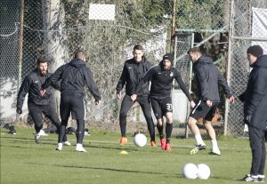 DOBRO RASPOLOŽENJE NA TRENINGU PARTIZANA! Crno-beli nastavili sa pripremama, Banjak i Bajbek sa osmehom na licu! (FOTO) (VIDEO)