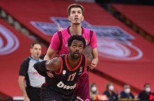 OLIMPIJAKOS STIGAO DO POBEDE U FINIŠU: Dobra partija Mege, sjajni Simonović i Petrušev