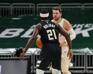 JANIS BOLJI OD DONČIĆA: MVP okršaj pripao Grku, Milvoki prekinuo seriju pobeda Dalasa! (VIDEO)