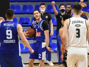 IVANOVIĆ PONOVO SA POLA TERENA: Neverovatna trojka crnogorskog beka!