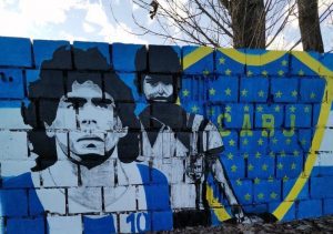 O OVOM POTEZU PRIČA SVET: U čuvenom šumadijskom selu osvanuo mural u čast Maradone!