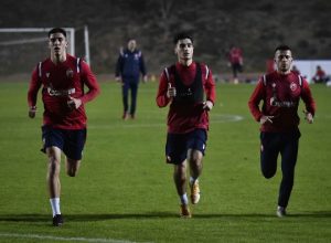 ZVEZDA ODRADILA PRVI TRENING U PAFOSU: Izabranici Dejana Stankovića po prijatnom vremenu vežbali na Kipru (FOTO)