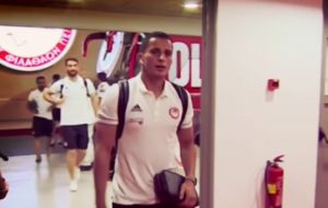 FUDBALER UMALO OSTAO SLEP: Pirotehnikom spalio lice, operisali ga u 4 ujutru – lekari sada otkrili u kakvom je stanju