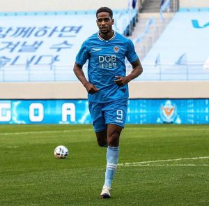 BIVŠI FUDBALER CRVENE ZVEZDE I PORTA ZA HotSport: ‘Bilo je sjajno igrati protiv Ronalda! Uvek se rado setim Beograda i fenomenalne atmosfere na derbiju’