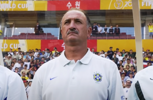 AKO IMATE PROBLEM, POZOVITE SKOLARIJA: Legendarni Brazilac obezbedio opstanak, a onda napustio klub!