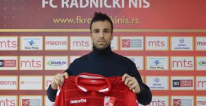 DETE PARTIZANA NA ČAIRU: Obišao ‘celu’ Evropu i vratio se u Srbiju!