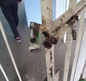 SKANDAL U SRPSKOM FUDBALU! Lopovi opljačkali prostorije FK Sloga iz Kraljeva! (FOTO)