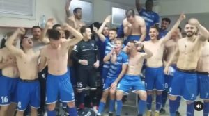 FUDBALERI METALCA SE OPROSTILI OD BALAŠEVIĆA: Pobedili Proleter u Novom Sadu, a onda zapevali dobro poznatu numeru (VIDEO)