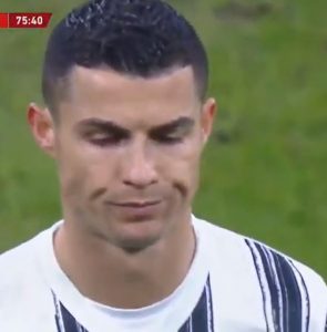 RONALDO LJUT ZBOG IZMENE, A PIRLO PORUČUJE: ‘Ne vidim da postoji klauzula u ugovoru da ne sme da bude zamenjen’ (VIDEO)